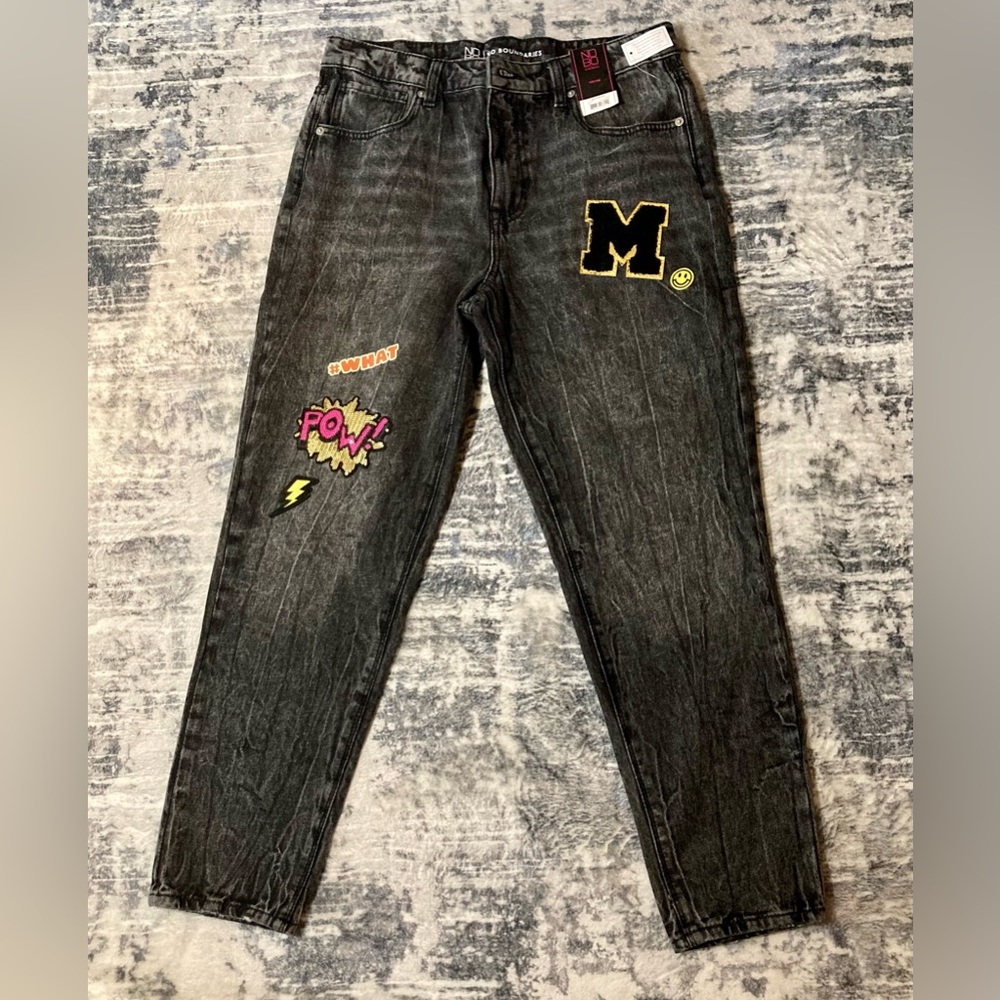No Boundaries Juniors Super High Rise Mom Jeans - Picture 2 of 8